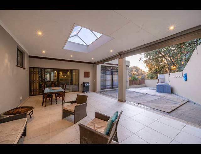 6 BEDROOM FREEHOLD FOR SALE IN ROBIN HILLS